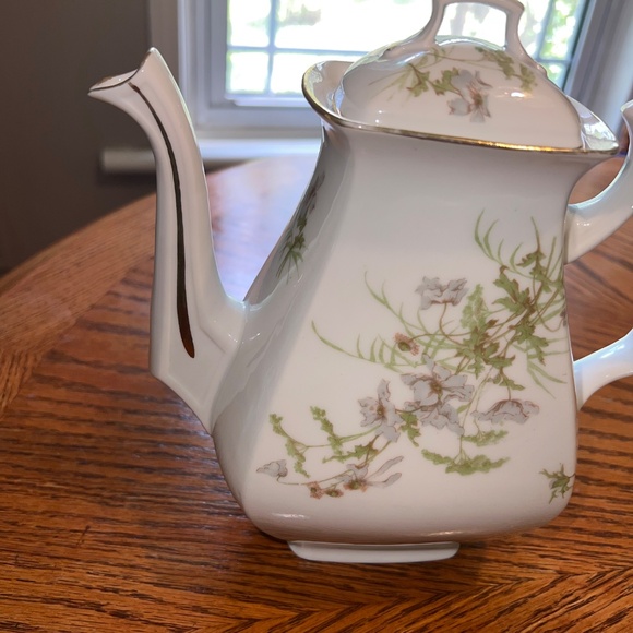 Limoges Deliniers & Cie France Coffee Pot - Picture 10 of 10